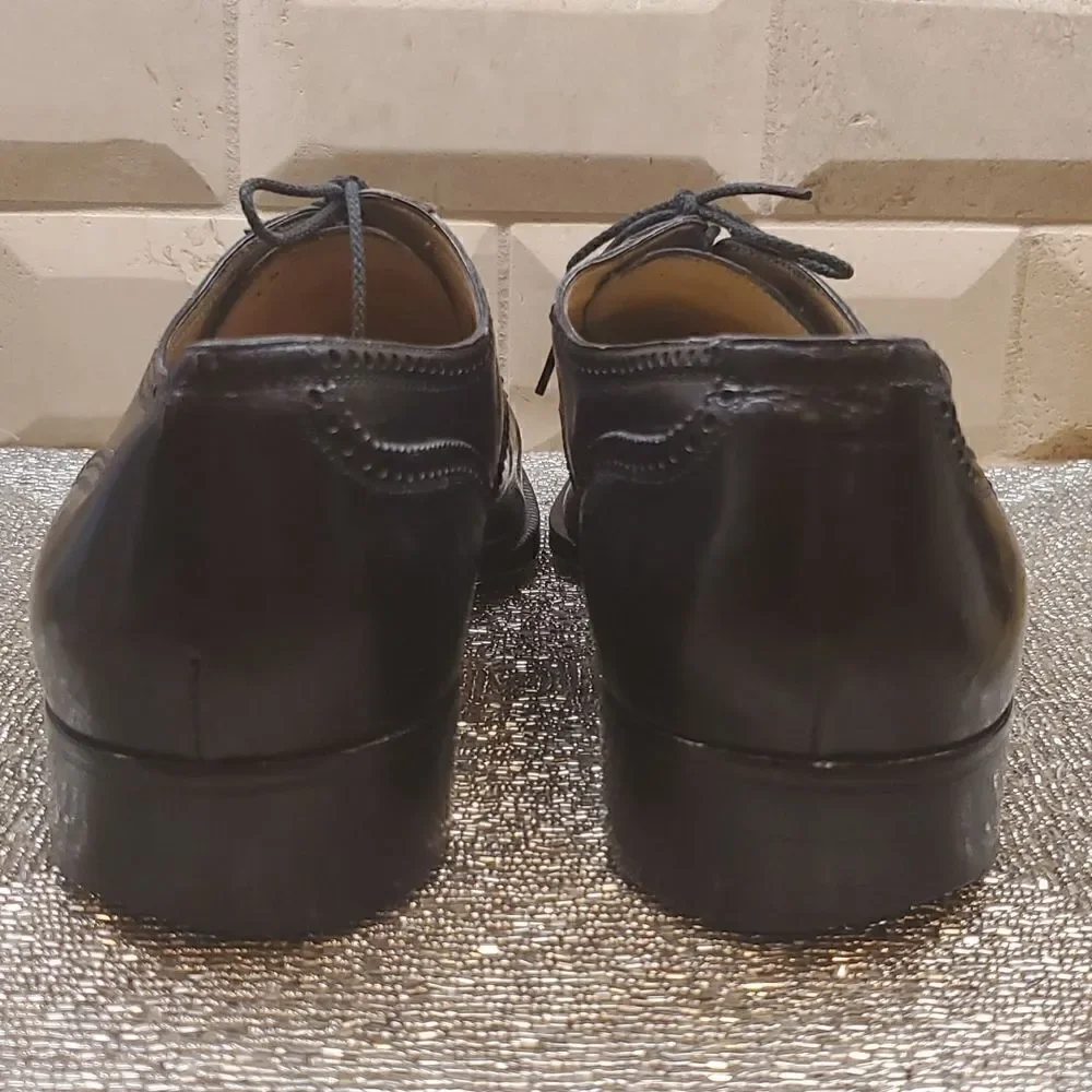 ‎BELTRAMI Black Leather Wingtip Oxfords - Size 9